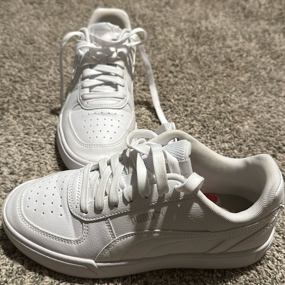 Kids size 6 puma but fit a 7.5 women.